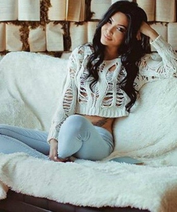 Живу в Москве, где каждая встреча со мной превращается в незабываемое приключение. Ласки, поцелуи, массаж - у меня ты найдешь настоящий рай удовольствий. У меня есть отличные отзывы от моих довольных клиентов, которые говорят о моей искусности и страстности. Фото в моем объявлении 100% реальные, без фотошопа. Тебя ждет эмоциональный полет, о котором ты даже не мечтал. Я знаю, как удовлетворить тебя до кончиков пальцев. Звони мне и дай мне шанс показать тебе настоящее наслаждение. 💋 12177, 25 лет